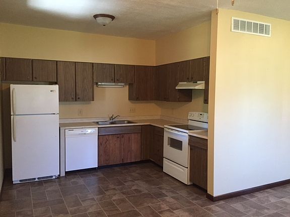 5th image of 315 W 1st St