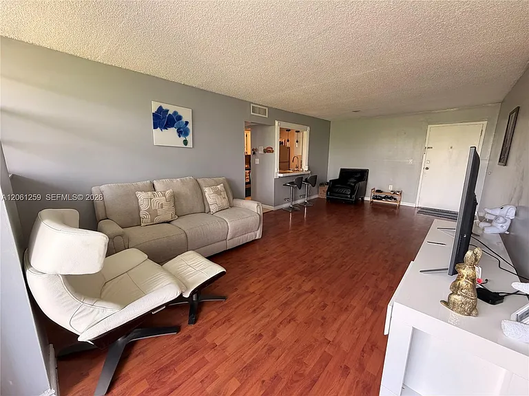 16518 NE 26th Ave #403 — Photo 4