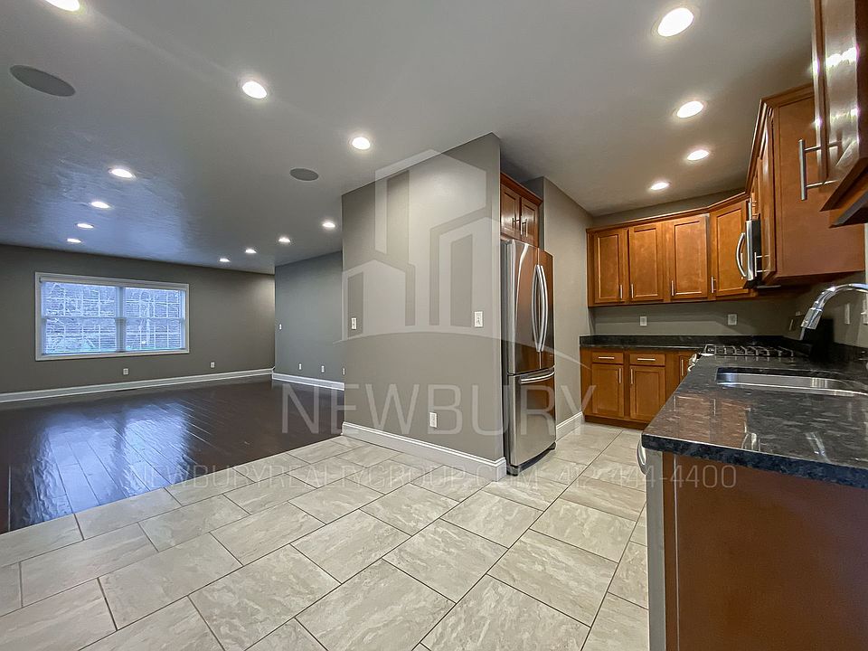 1st image of 113-155 Banksville Pl #143