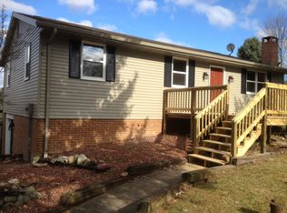 5899 Ambau Rd, Spring Grove, PA 17362