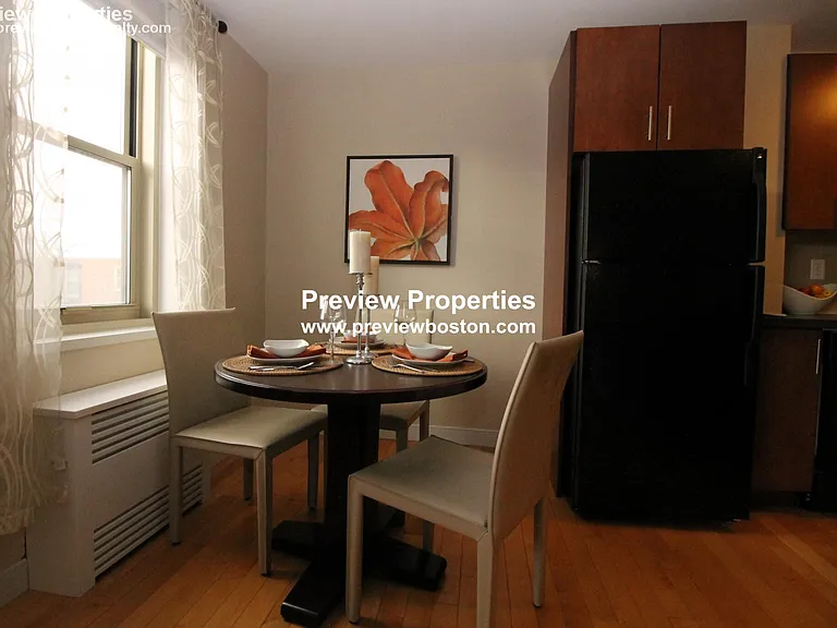 Camelot Ct — Photo 17