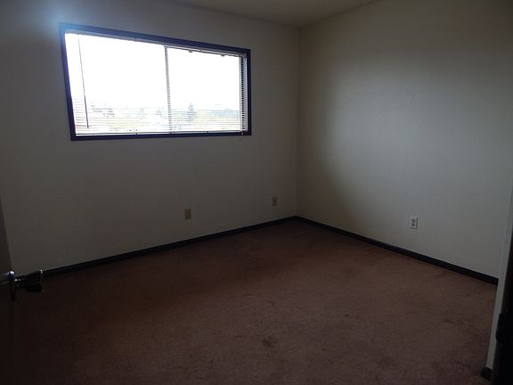 5th image of 3024 Maryland St APT 15