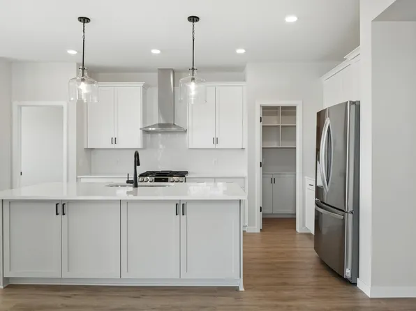 20250 Keystone Ave, Lakeville, MN 55044