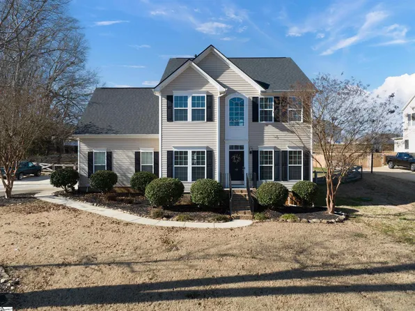125 Scotts Bluff Dr, Simpsonville, SC 29681
