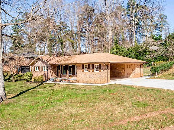 3rd image of 580 Norton Cir SE