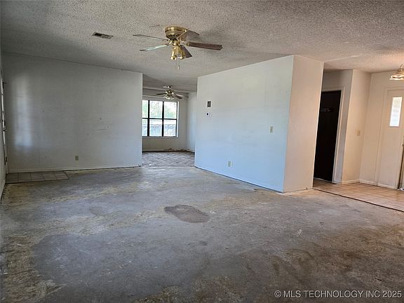 5th image of 4201 Southport Dr