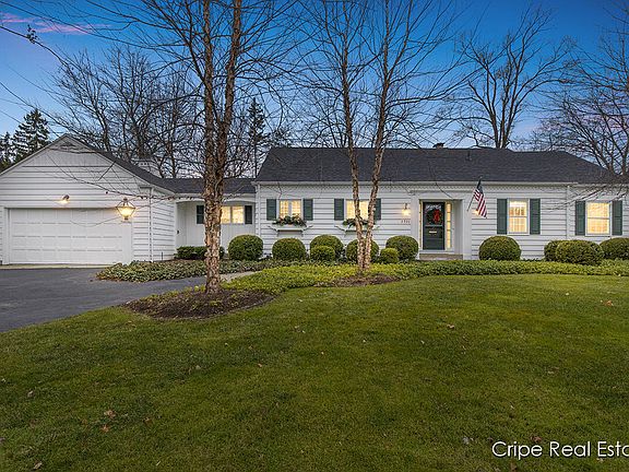 4th image of 2930 Lake Dr SE