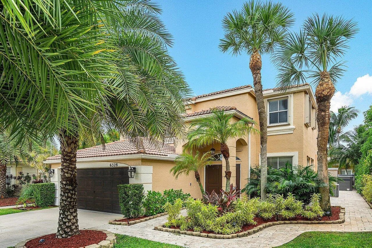 4 bed, 2.5 bath, 2558 sqft, $4,300 — Photo 3