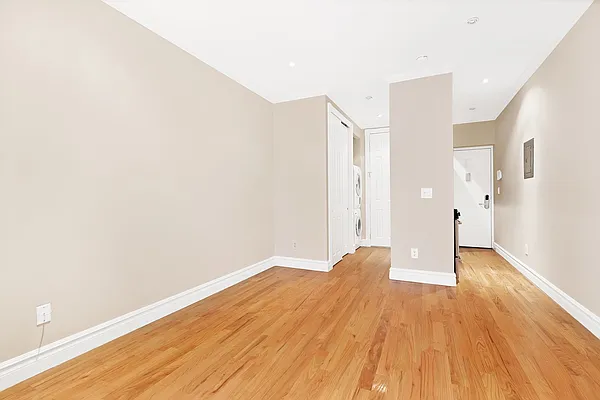 Rented by Cooper & Cooper Real Estate | media 14