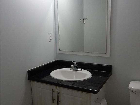 3rd image of 21 Sandway Dr