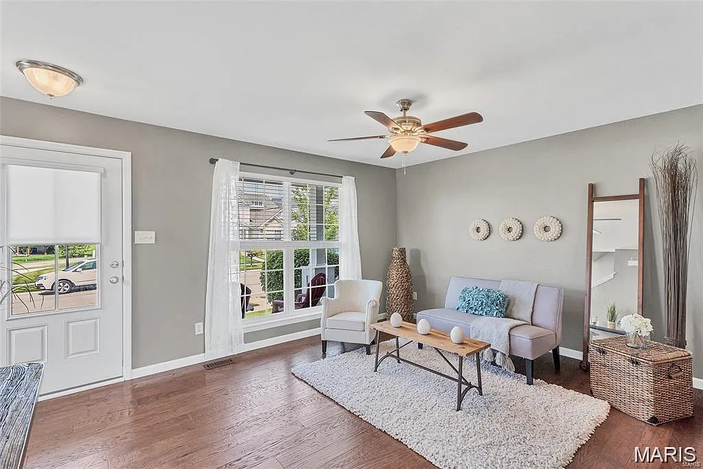 2 bed, 2.5 bath, 1222 sqft, $2,000 — Photo 3