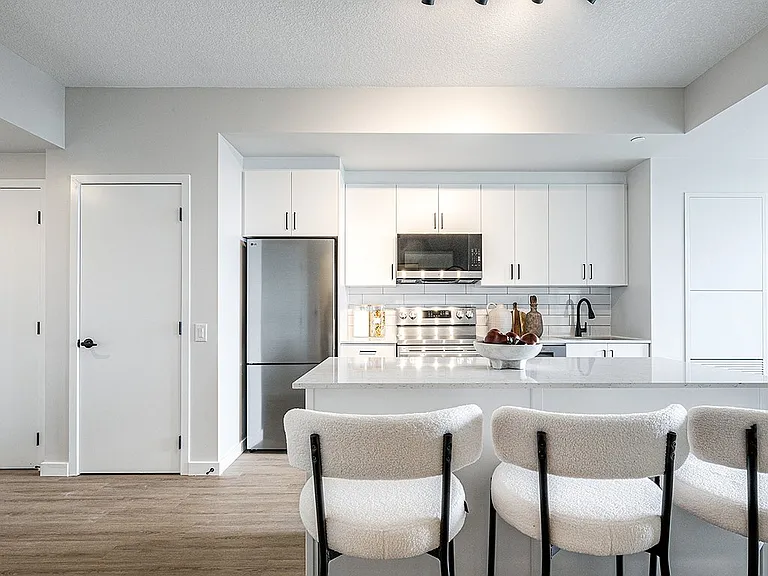 22 Grove St W — Photo 12