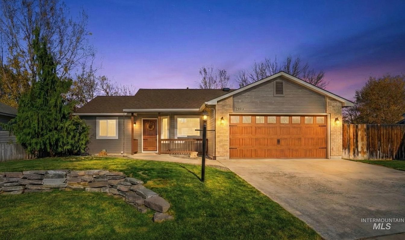 carousel photo #4 (MLS)