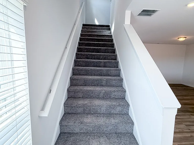 1017 Stiles Ct — Photo 6