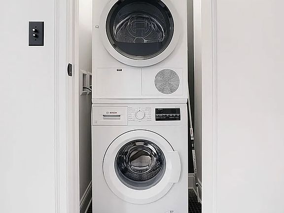 5th image of 222 Pacific St APT 2B