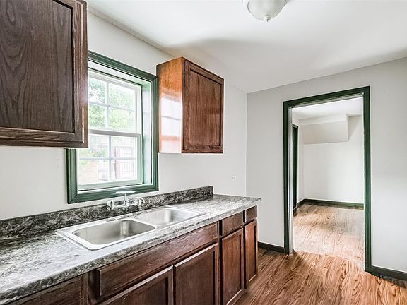 3rd image of 3349 Anita St #A