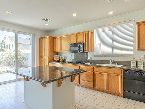 5th image of 39124 Desert Holly Ln