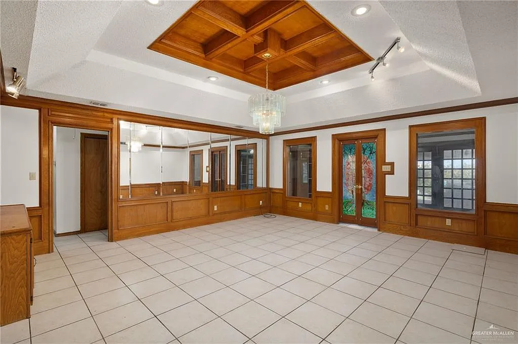 3 bed, 3.0 bath, 2695 sqft, $2,600 — Photo 3