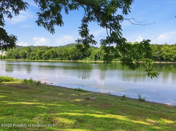 Sunset Dr, Wyoming, PA 18644