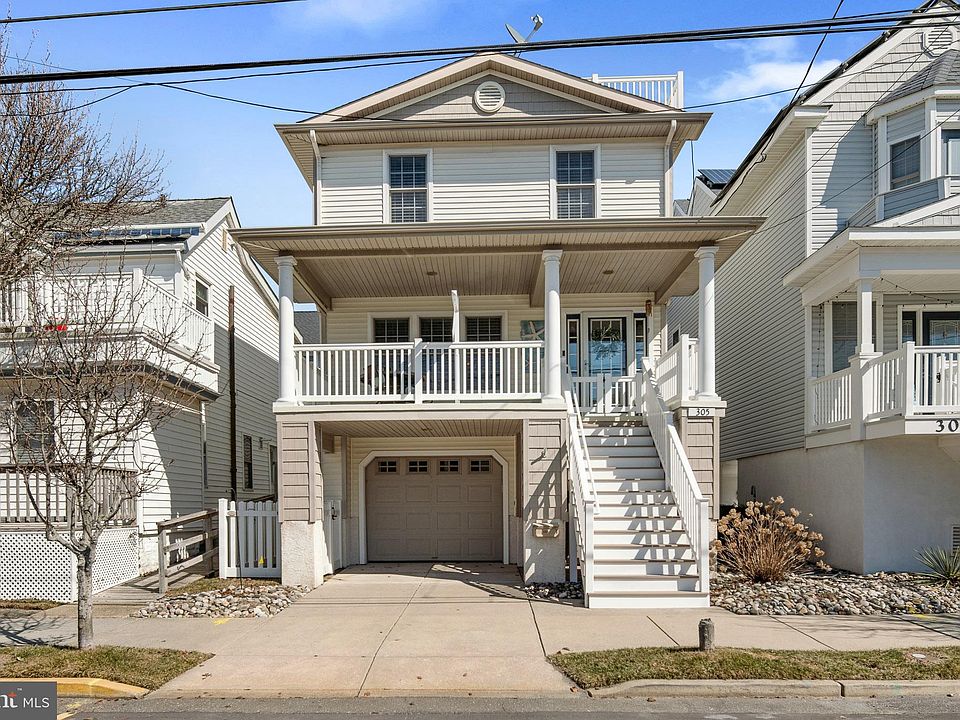 1st image of 305 E 16th St