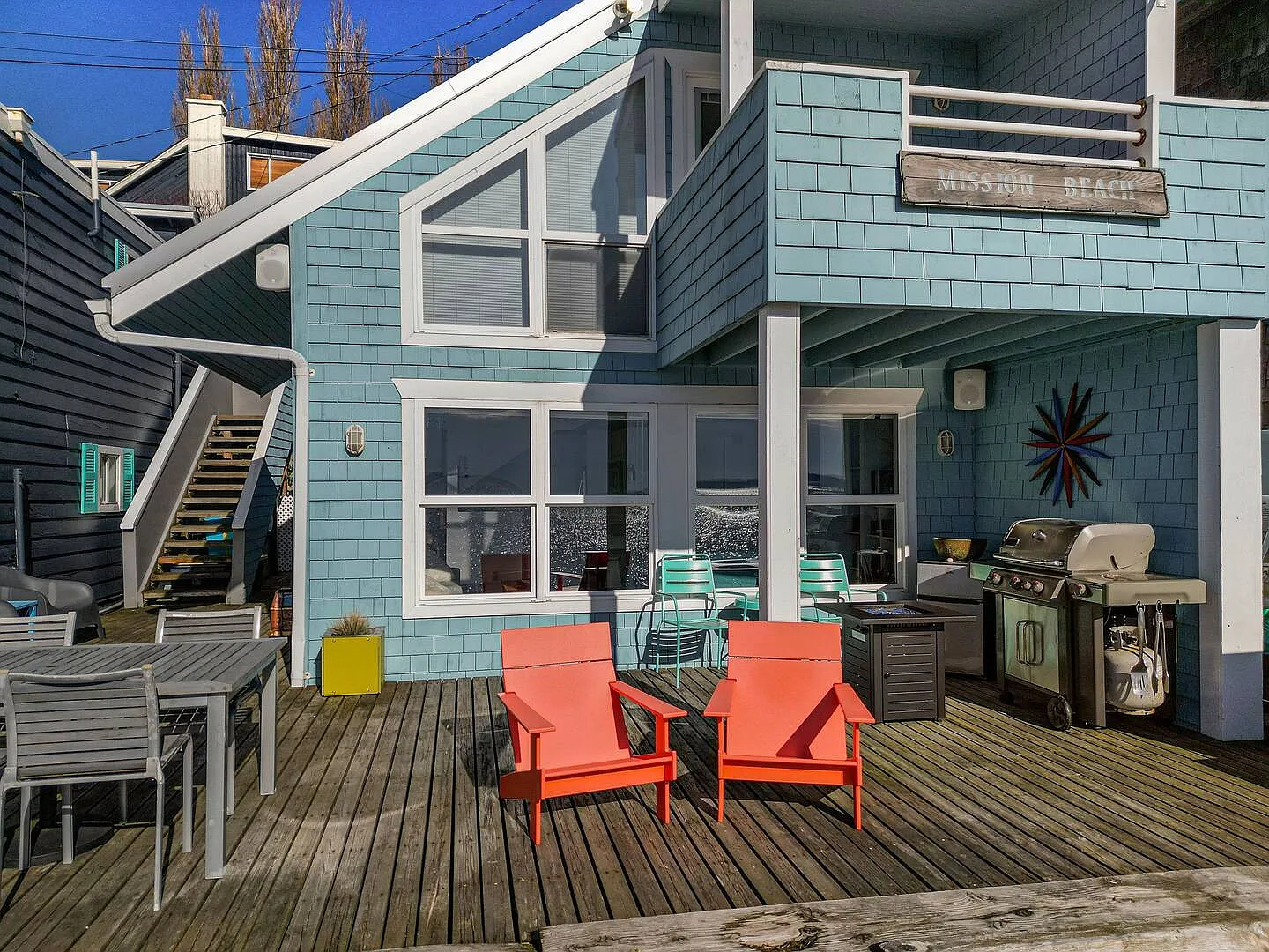 2 bed, 700 sqft, $2,200 — Photo 1