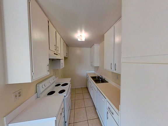 5th image of 24549-24555 Canada St