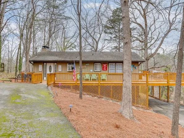 6453 Paradise Point Rd, Flowery Branch, GA 30542