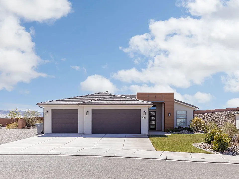 6118 S Salix Way