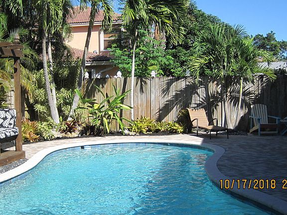 3rd image of 1308 E Magnolia Cir