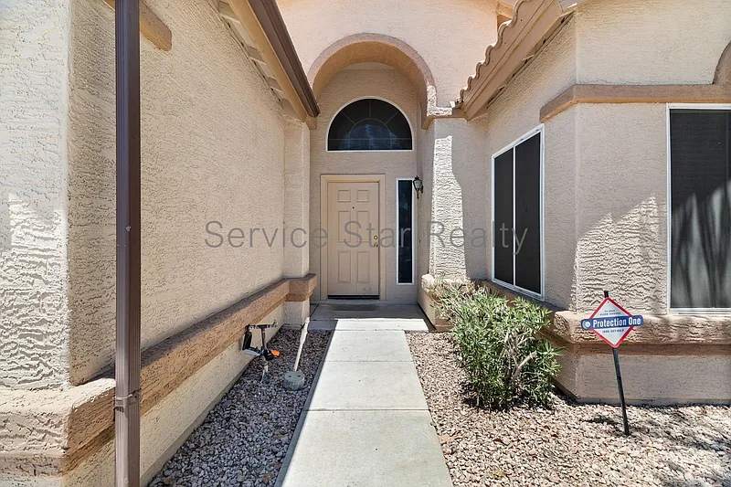 3 bed, 2.0 bath, 1593 sqft, $2,400 — Photo 4