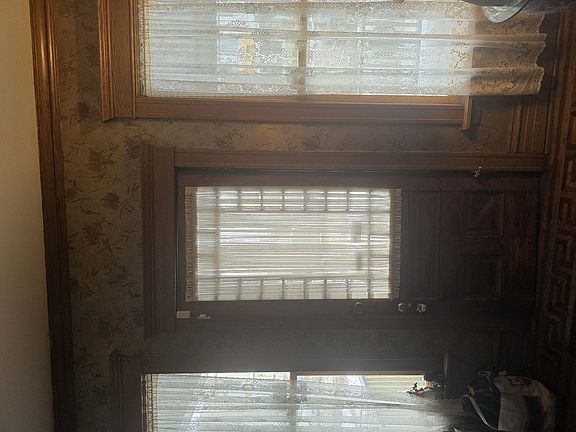 3rd image of 1848 W Berenice Ave