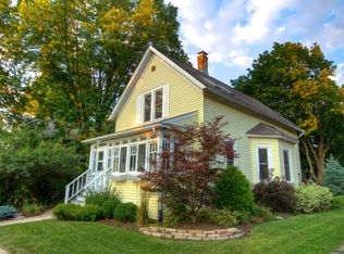 612 S 6th Ave, St Charles, IL 60174