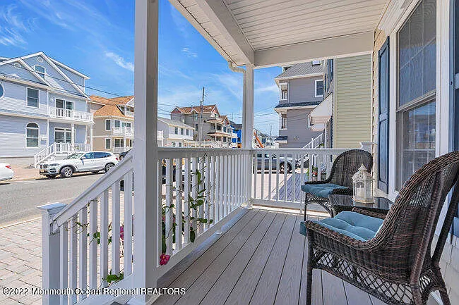 3 bed, 2.5 bath, 2600 sqft, $6,000 — Photo 4