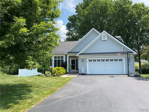34 Fawncrest Blvd, New Hartford, NY 13413