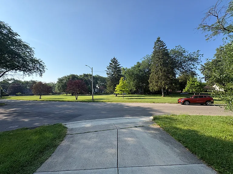 993 S Broadleigh Rd — Photo 16