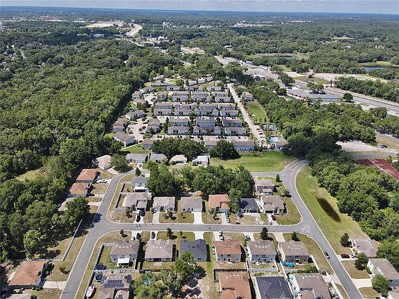 5th image of 405 Bay Oak Ln