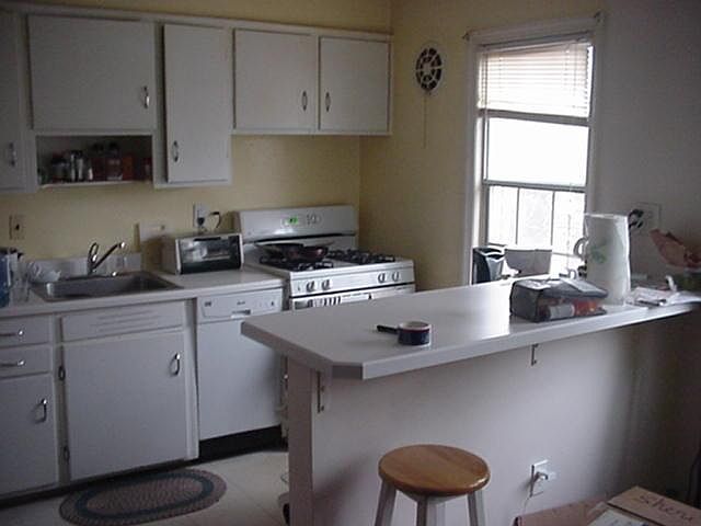 Kitchen with dishwasher