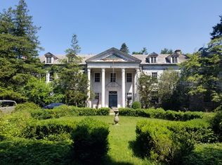 73 Crescent Beach Rd, Glen Cove, NY 11542