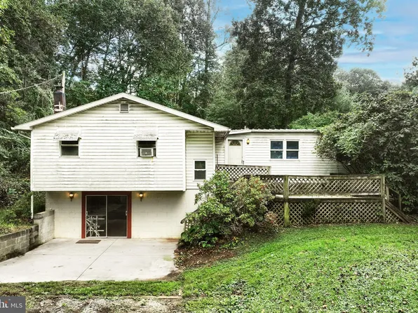 4512 Keeney Dr, Spring Grove, PA 17362