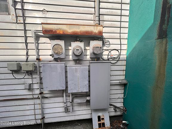 2nd image of 2406 W Market St