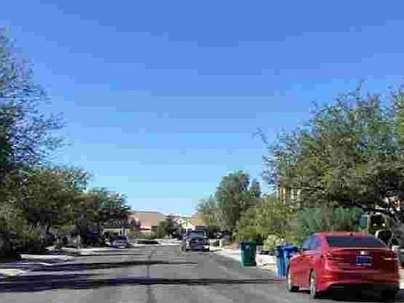 Exterior Neighborhood (street photo)