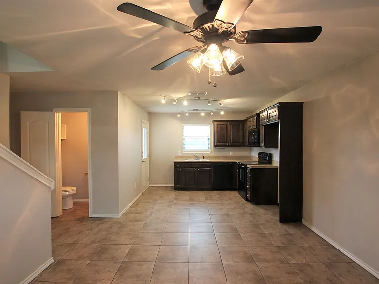 Coming Soon! 2 Bed 1.5 Bath Townhome In Lindale! — Photo 8