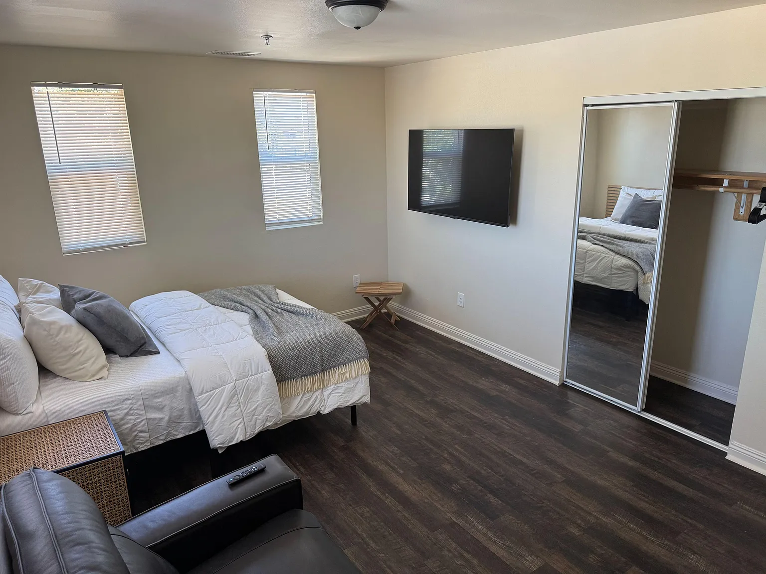 4 bed, 3.0 bath, 1600 sqft, $1,421 — Photo 3