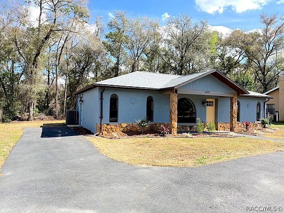 2nd image of 671 N Croft Ave