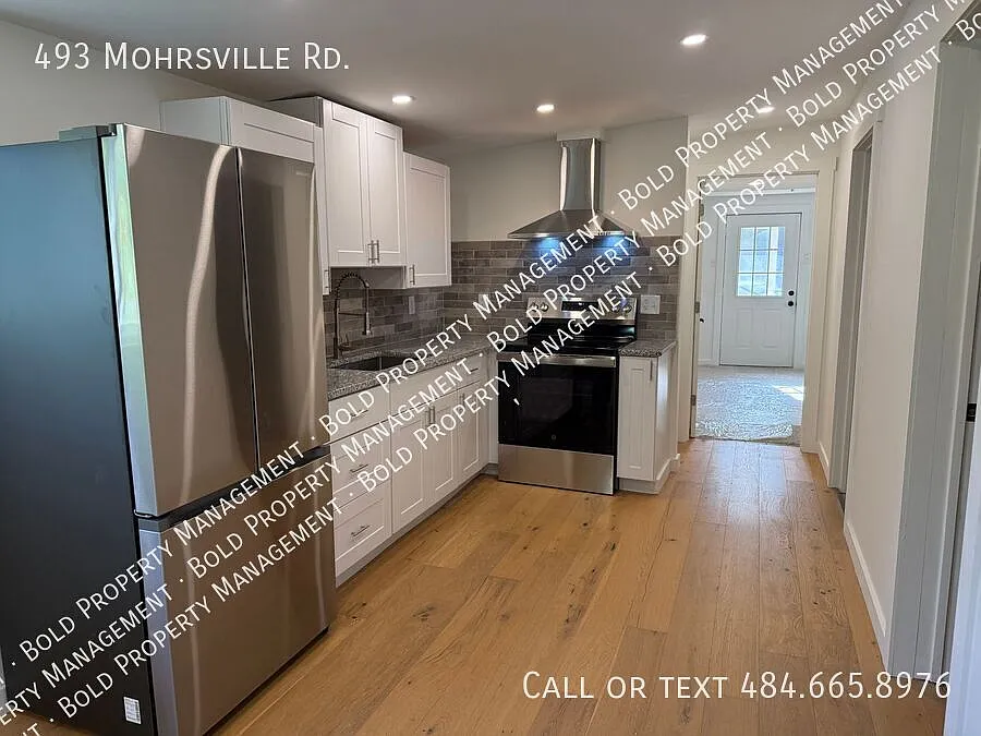 Bright, Spacious & Move-In Ready 3 Bed 2 Bath! — Photo 4
