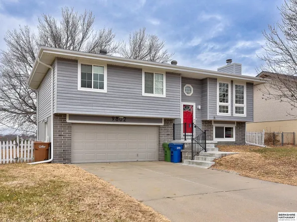 9802 S 10th St, Bellevue, NE 68123