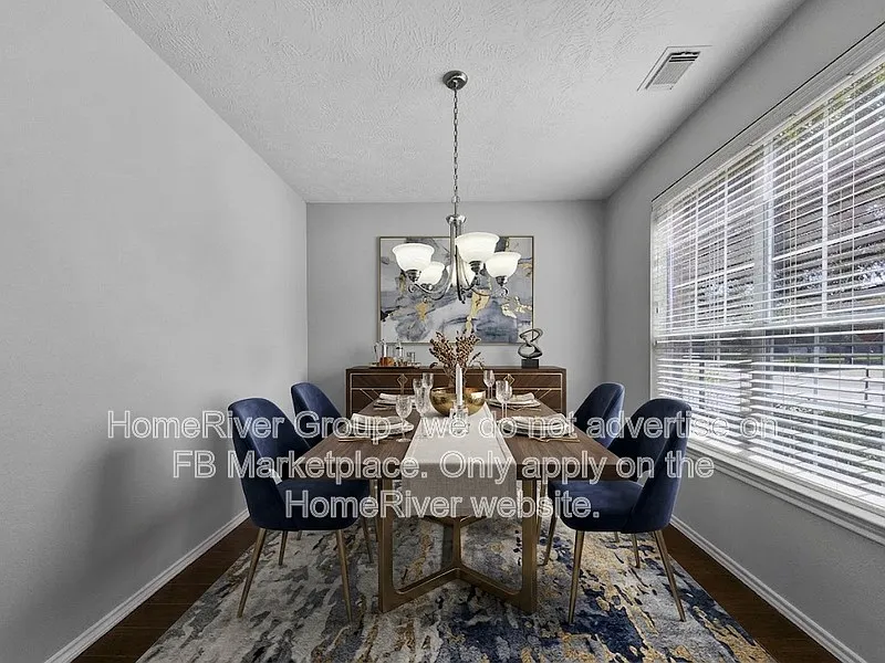 4 bed, 2.5 bath, 2634 sqft, $2,595 — Photo 4