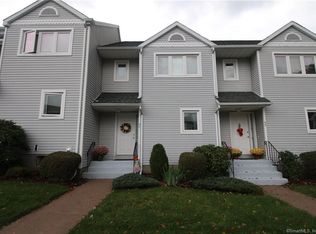 67 Oak Ridge Dr #67, Windsor Locks, CT 06096