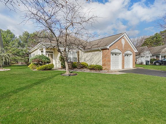 5th image of 13 Bellflower Dr