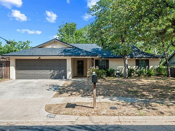 2nd image of 608 Ridgewood Cir
